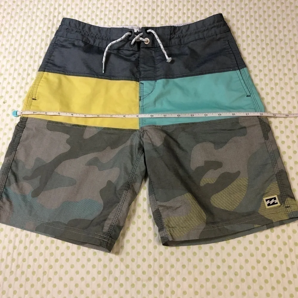 BILLABONG MENS SWIM TRUNKS SIZE 27 CAMO/YELLOW